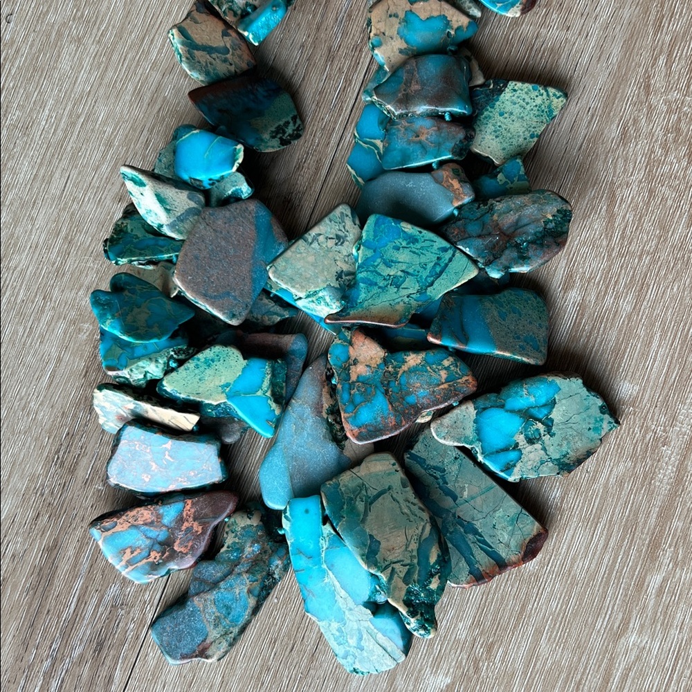 Elegant Turquoise Chunky Necklace - Picture 6 of 6